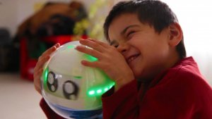Leka: o robô que ajuda crianças autistas a aprender